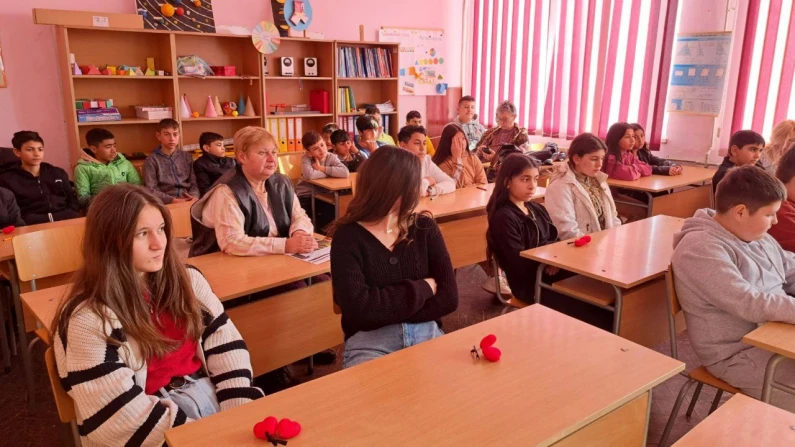 Деца билингви със състезание по английски език