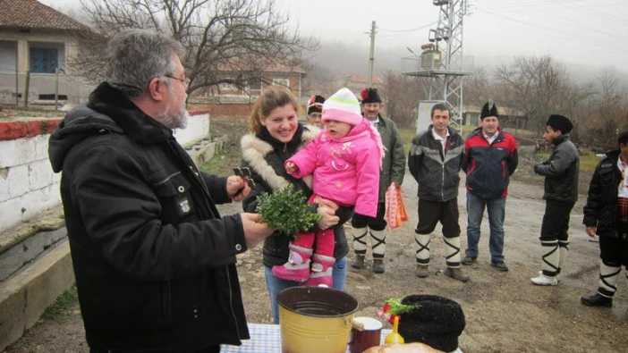В Гарван окъпаха Царя на коледарската група преди разпускането й